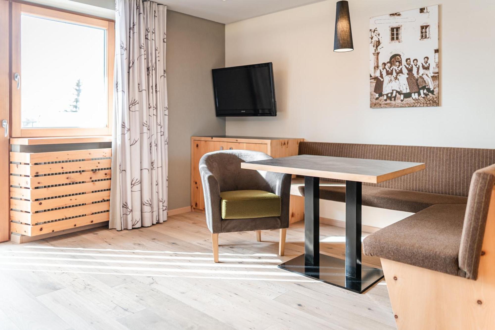 Maraias - Luxury Suites & Apartments Burgusio Kültér fotó